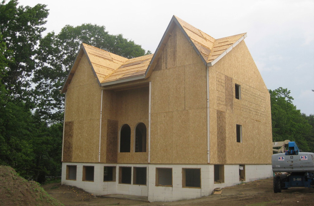 Structural insulated panel installation in Vermont
